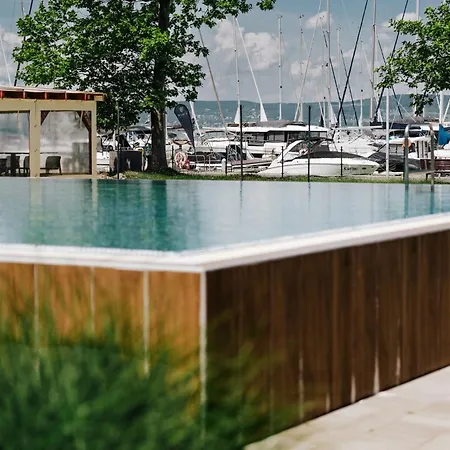 Butique Grand * Balatonlelle